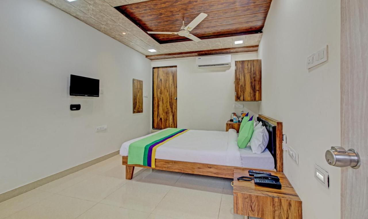 Sai Samrat Resort Сатара Экстерьер фото